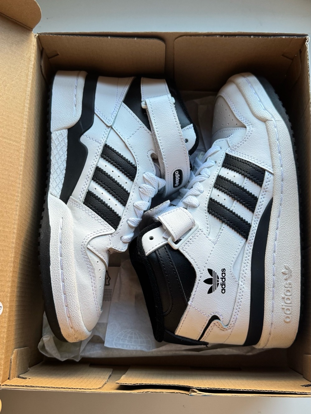 Adidas Forum High Juniors US 4.5 or Women’s US 5.5 or US 6
